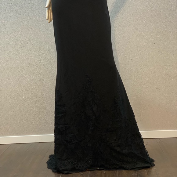 Backless Gown with Lace Train - Picture 5 of 8